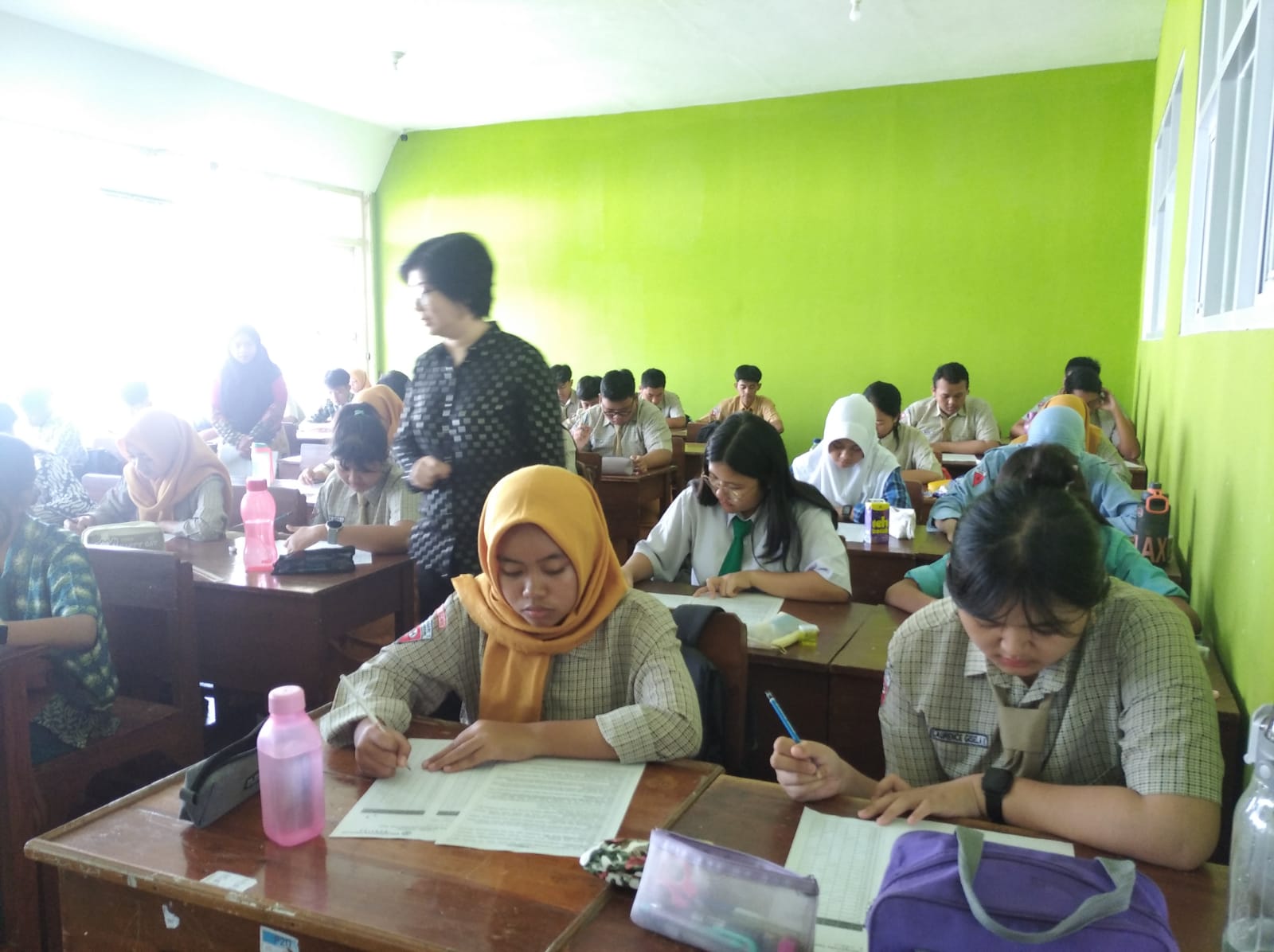 Siswa Kelas X mengikuti Tes Psikologi